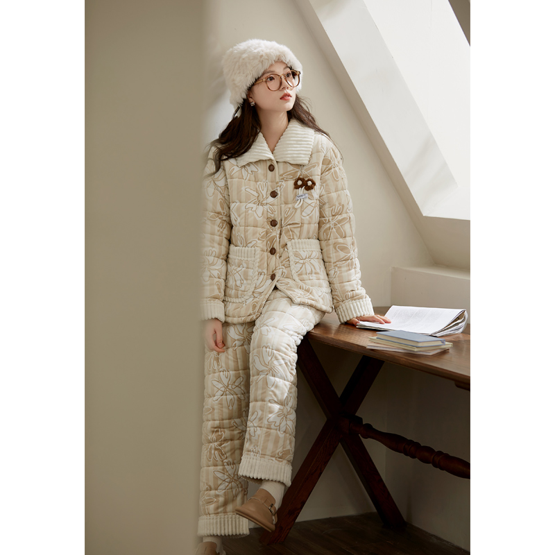 思莉太太女珊瑚绒夹棉睡衣