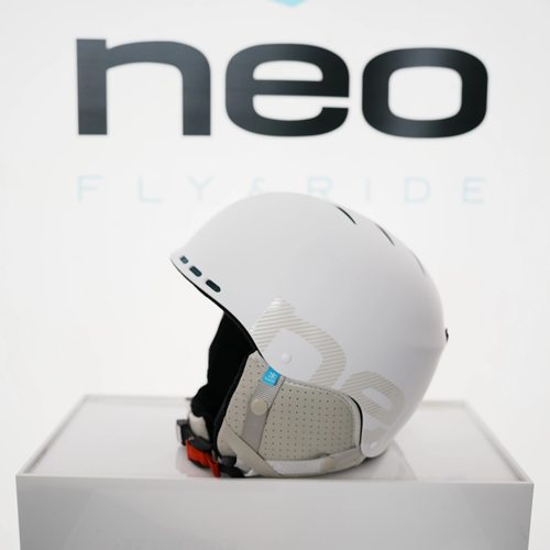 滑翔伞装备飞行半盔滑雪头盔