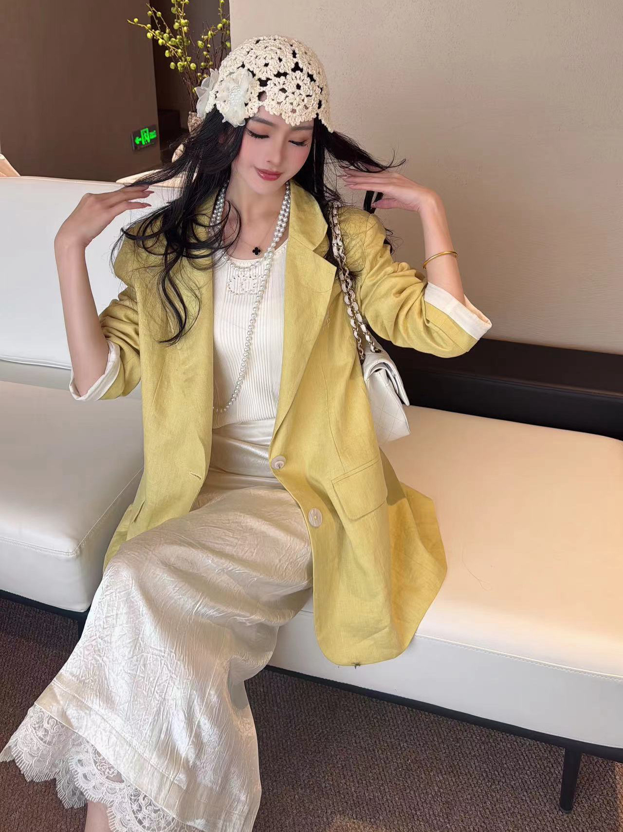 欧洲站2025春季女V+.com高级感侧刺绣百搭垫肩亚麻西装外套潮气质