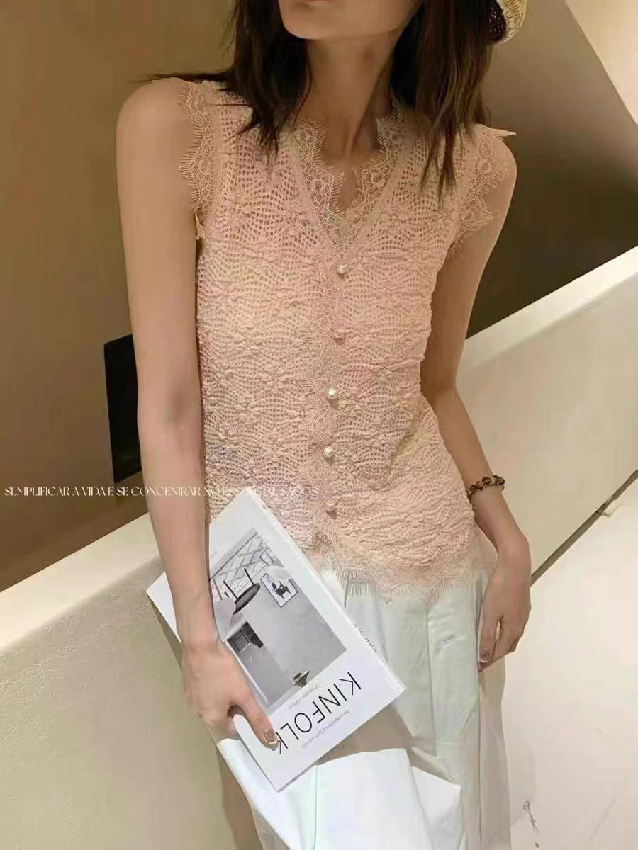 欧洲站2025早春V+.COM新蕾丝边V领显瘦打底百搭上衣叠穿背心吊带