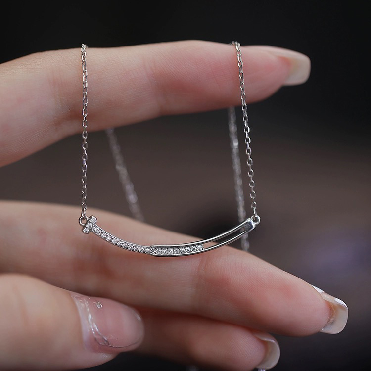 银色微笑锁骨链百搭气质项链