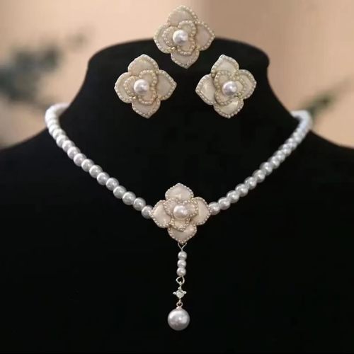 法式复古白色山茶花珍珠项链套装超仙温柔搭裙子新娘配饰气质新款