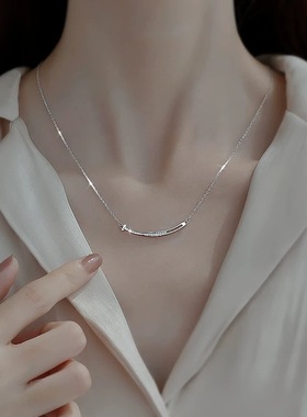 轻奢精致微笑项链银色高级感百搭半圆锁骨链钛钢不掉色饰品女款潮