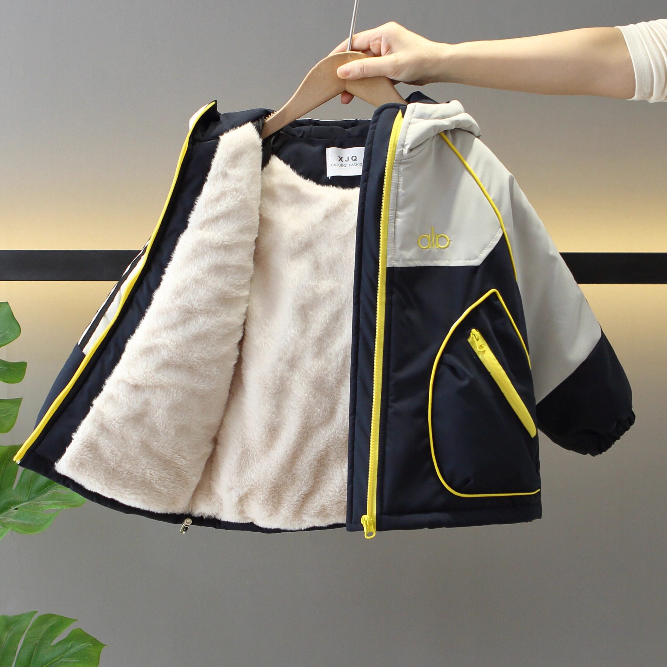 男童加绒加厚外套拼色派克服宝宝冬季棉袄儿童夹棉2025新款帅气潮