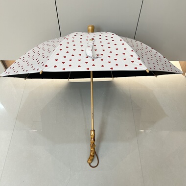 日系高颜值黑胶遮阳伞红色爱心木制长柄伞防紫外线晴雨两用竹柄女