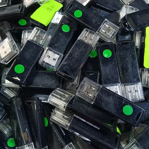 议价 8G U盘 十个包邮感兴趣的话点“我想要”和我私聊吧~