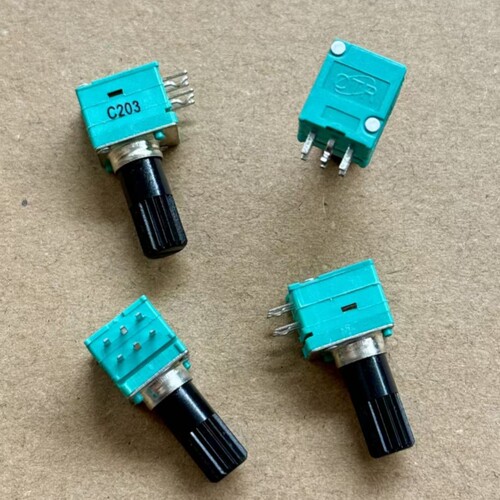 09型双联6脚电位器C20K C203 功放音量电位器 塑料轴 柄长15MM