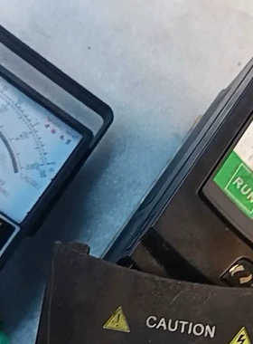 日业变频器CM528H-B4T4ROGB/5R5PB，4.0