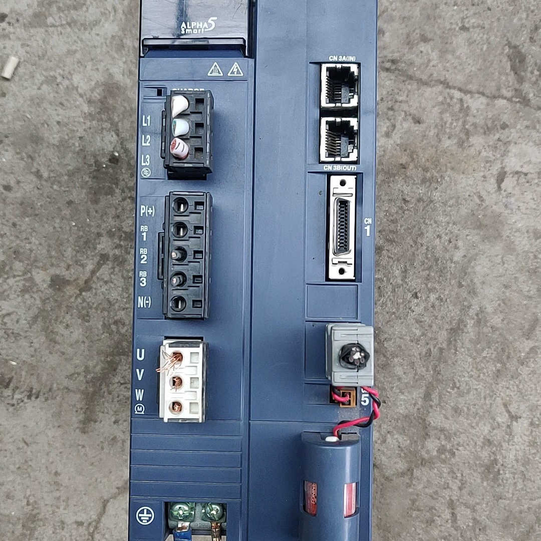 富士PYH202F5-VV2伺服驱动器2kw