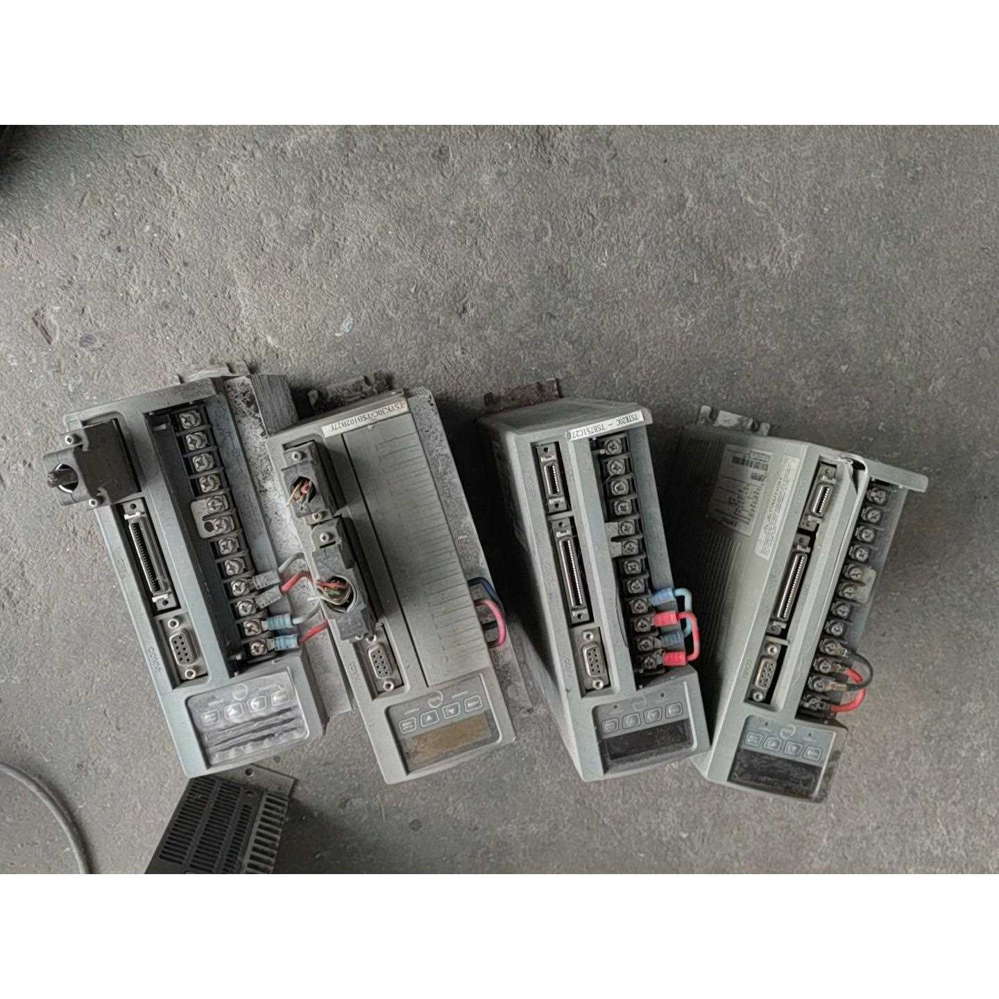 东伺服拆机TSTk30C-B TSTK20C各二台，四台