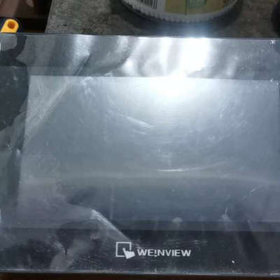 威纶触摸屏TK6071iQ，实物如图，屏幕成色不错，有保护膜