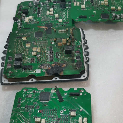 STM32F767ZGT6  有4片。