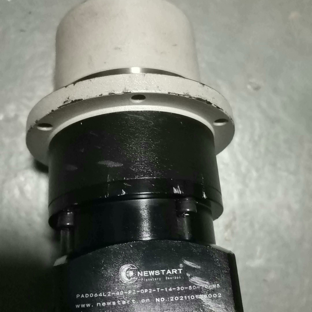 行星法兰减速机。PADO64L2一40一P2一0P2一T一1
