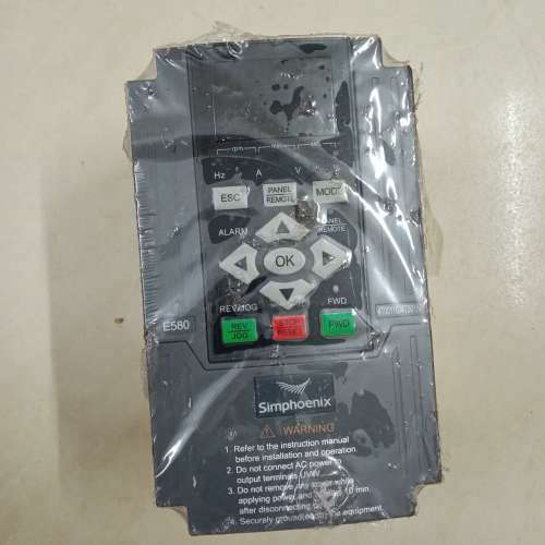 四方变频器 E580-4T0011G/4T0015P。实