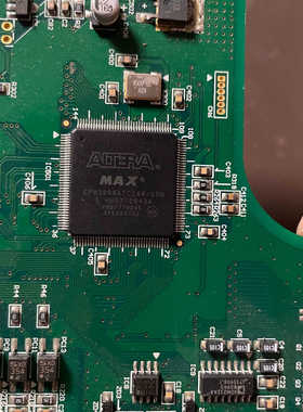 Altera芯片整板。AITERA EPM3256ATC14