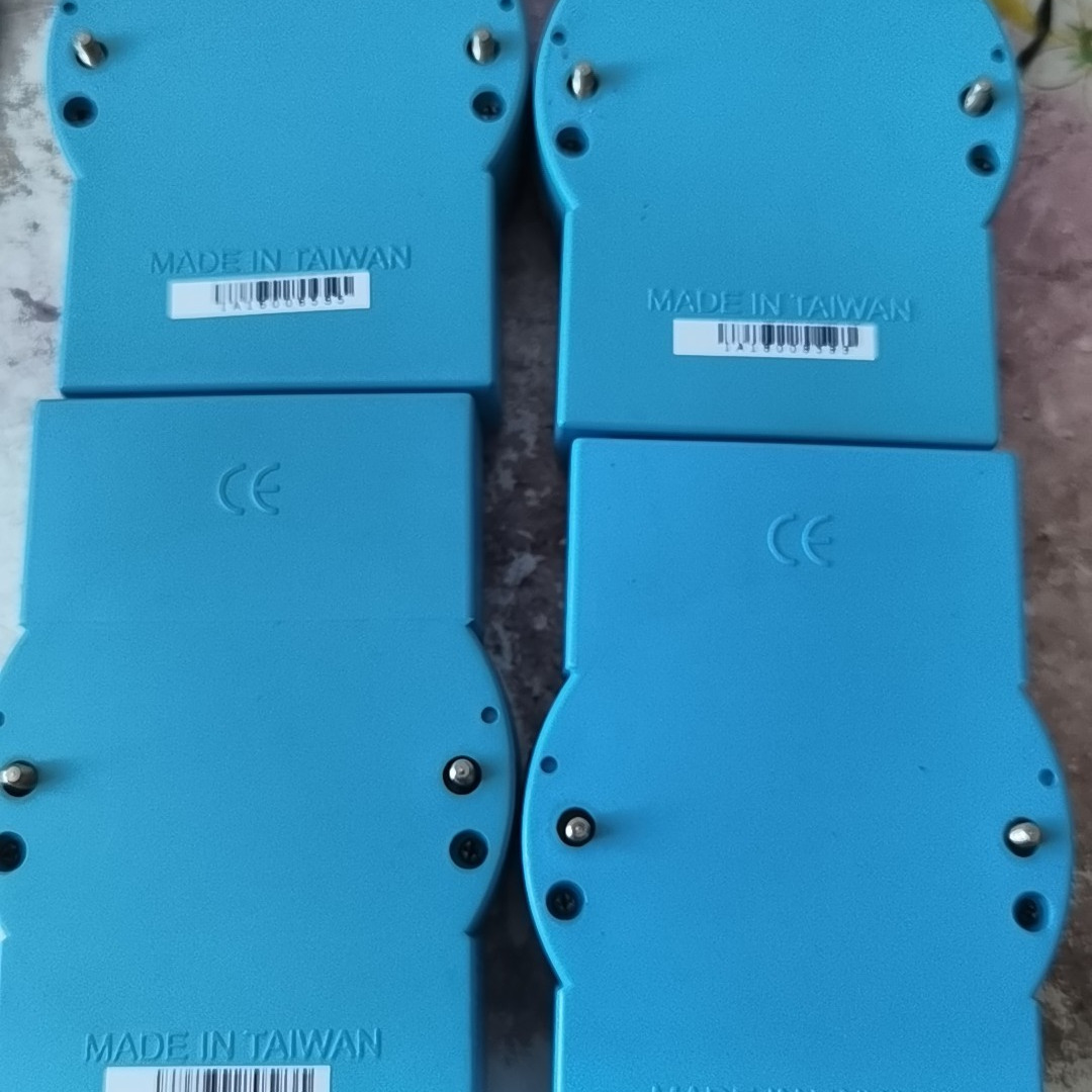 ADAM-4021，研华模拟量输出模块。实图拍摄，功能正常。