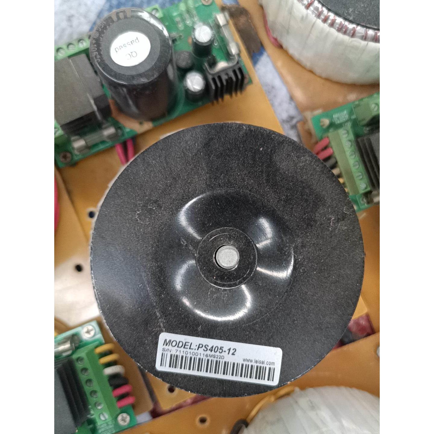 雷赛PS系列电源PS405-12 产品如图所示，成色9新。功