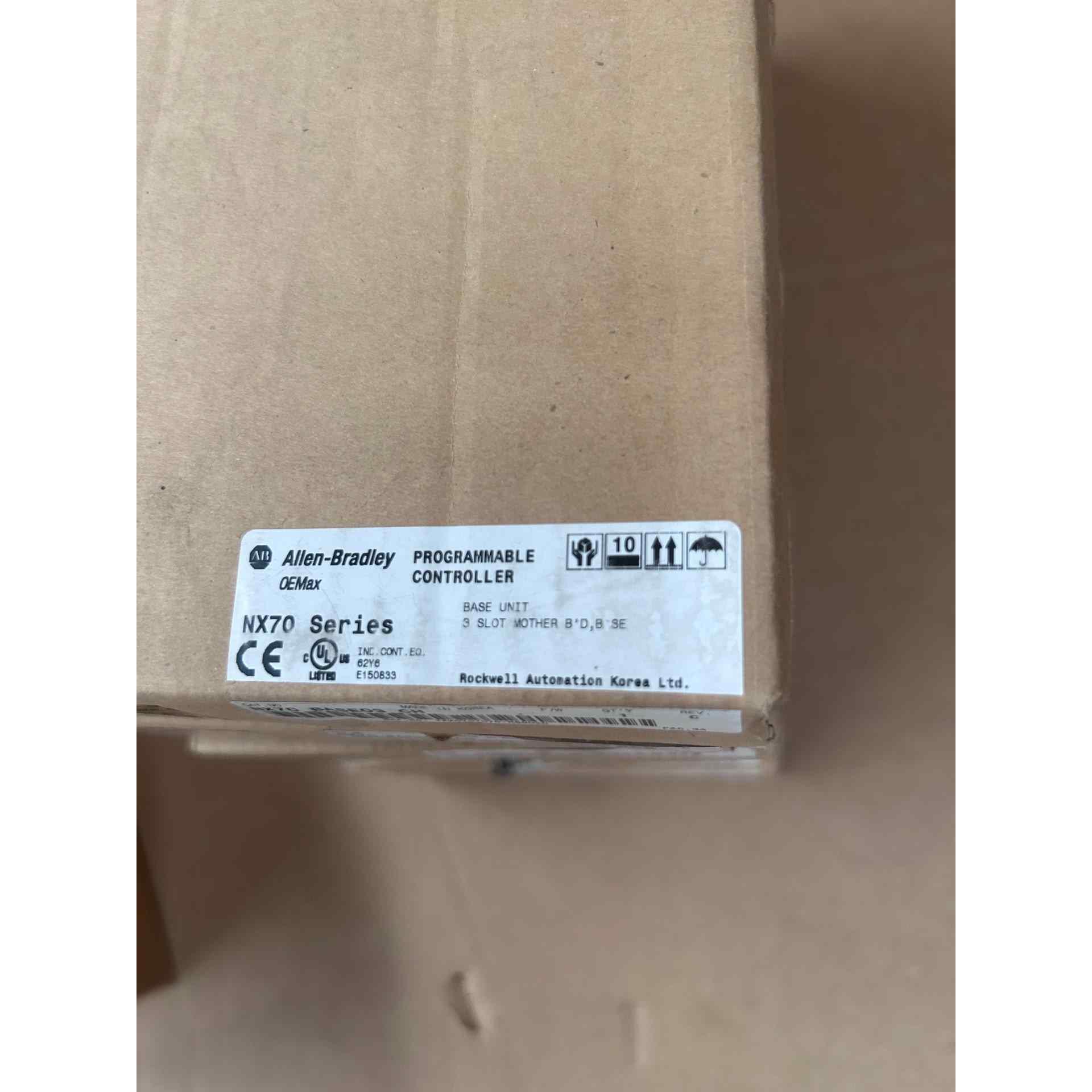 AB NX70 PLC底板，NX70-BASE03-CH，7