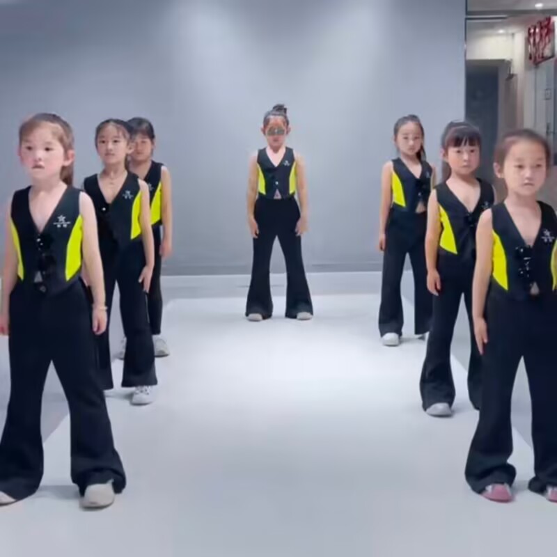 儿童模特形体走秀潮服女童酷潮服高端车模T台服装黑色套装演出服