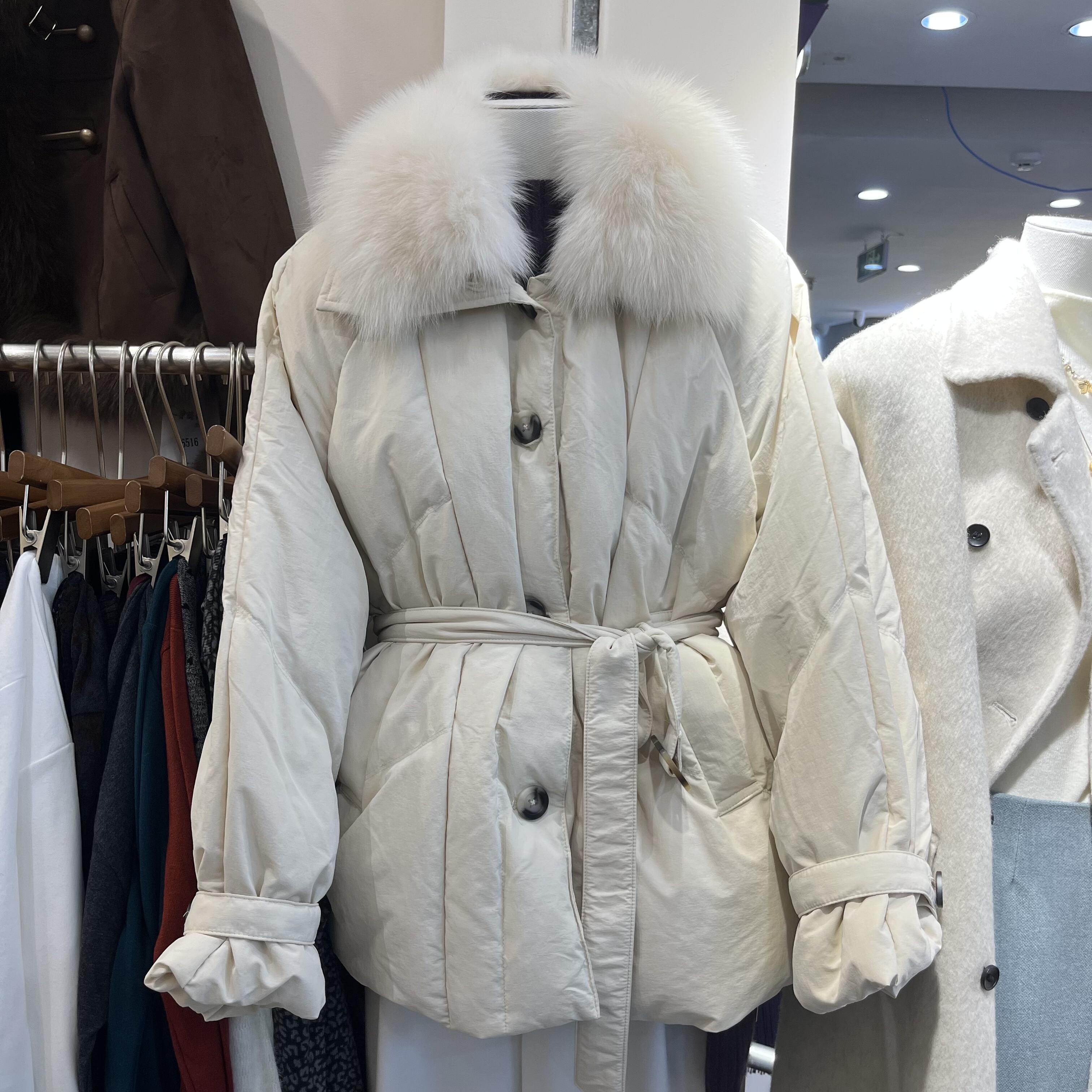 2025冬季新款韩版中长款加厚羽绒服女环保狐狸毛领气质白鸭绒上衣