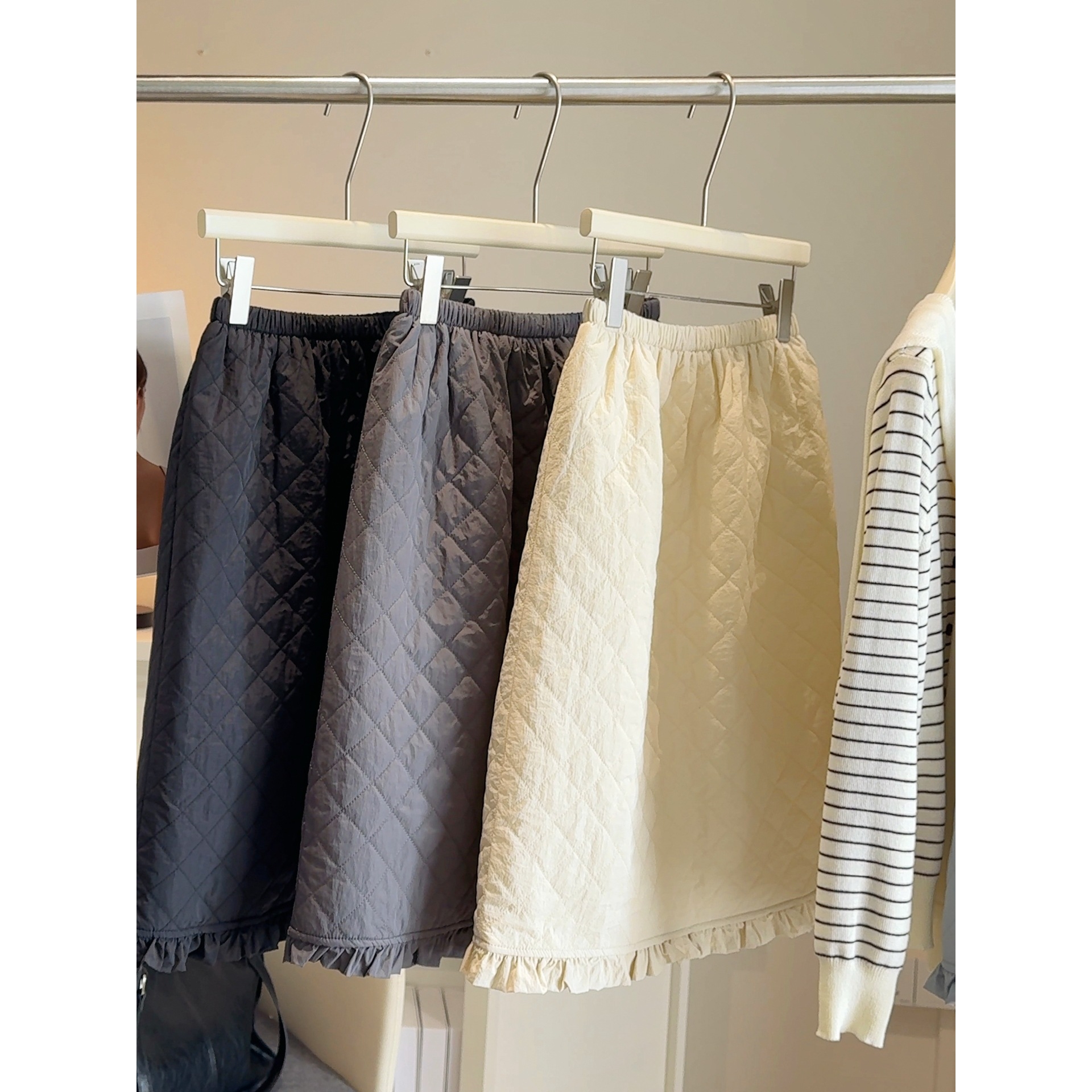 木耳边压褶菱格夹棉半身裙女秋冬韩系小个子松紧高腰百搭a字中裙