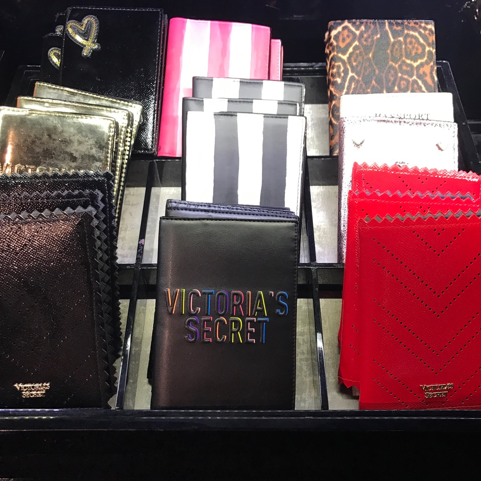 正品维多利亚的秘密维密passport护照夹卡夹证件夹护照本彩色字母