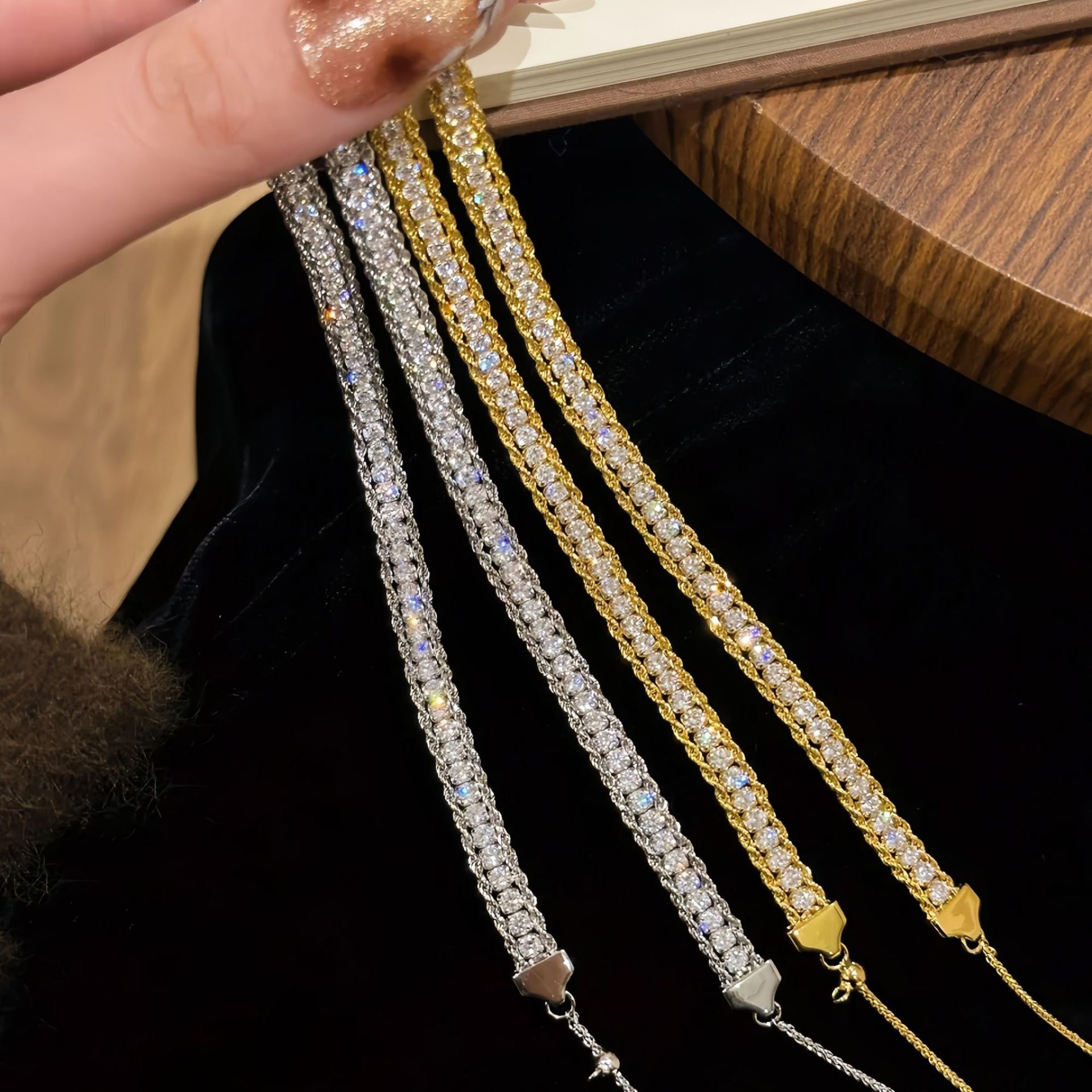 麻花蕾丝手链女意式重工复古高级感时尚精致气质高级感手环手绳女