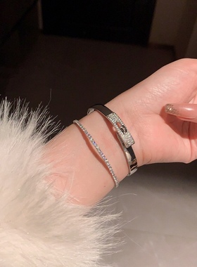 H家经典卡扣闪钻手镯排钻简约大牌风Kelly扣手链叠戴质感女轻奢潮