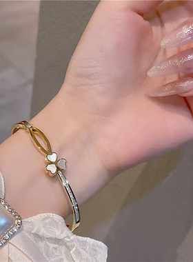 手镯轻奢高级感钛钢小众不掉色