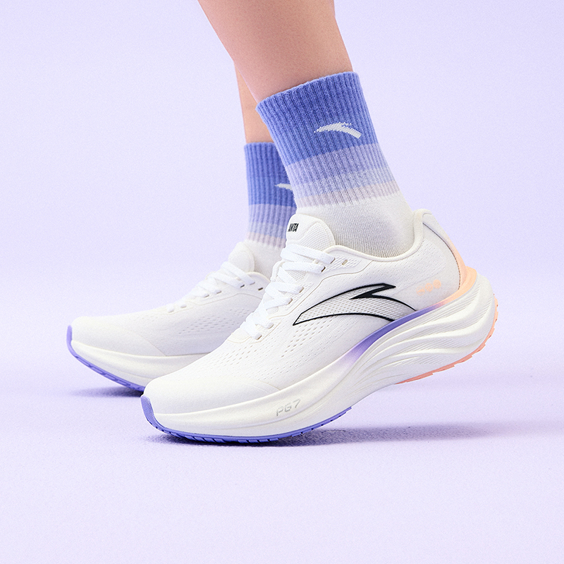 安踏冬季旅步女子户外运动跑鞋