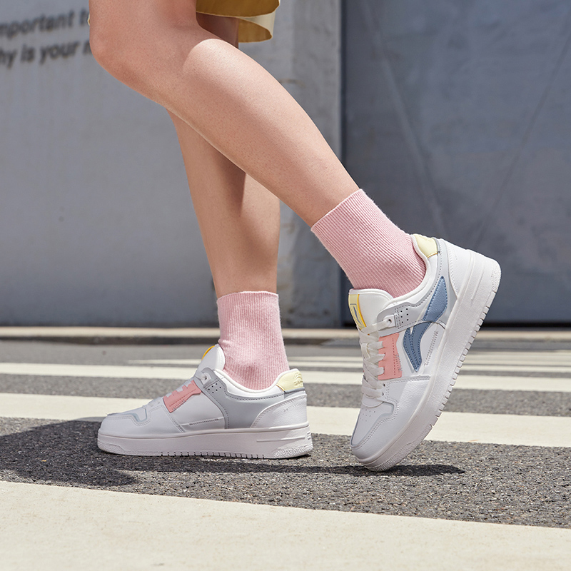 李宁减震女子系带回弹运动鞋透气