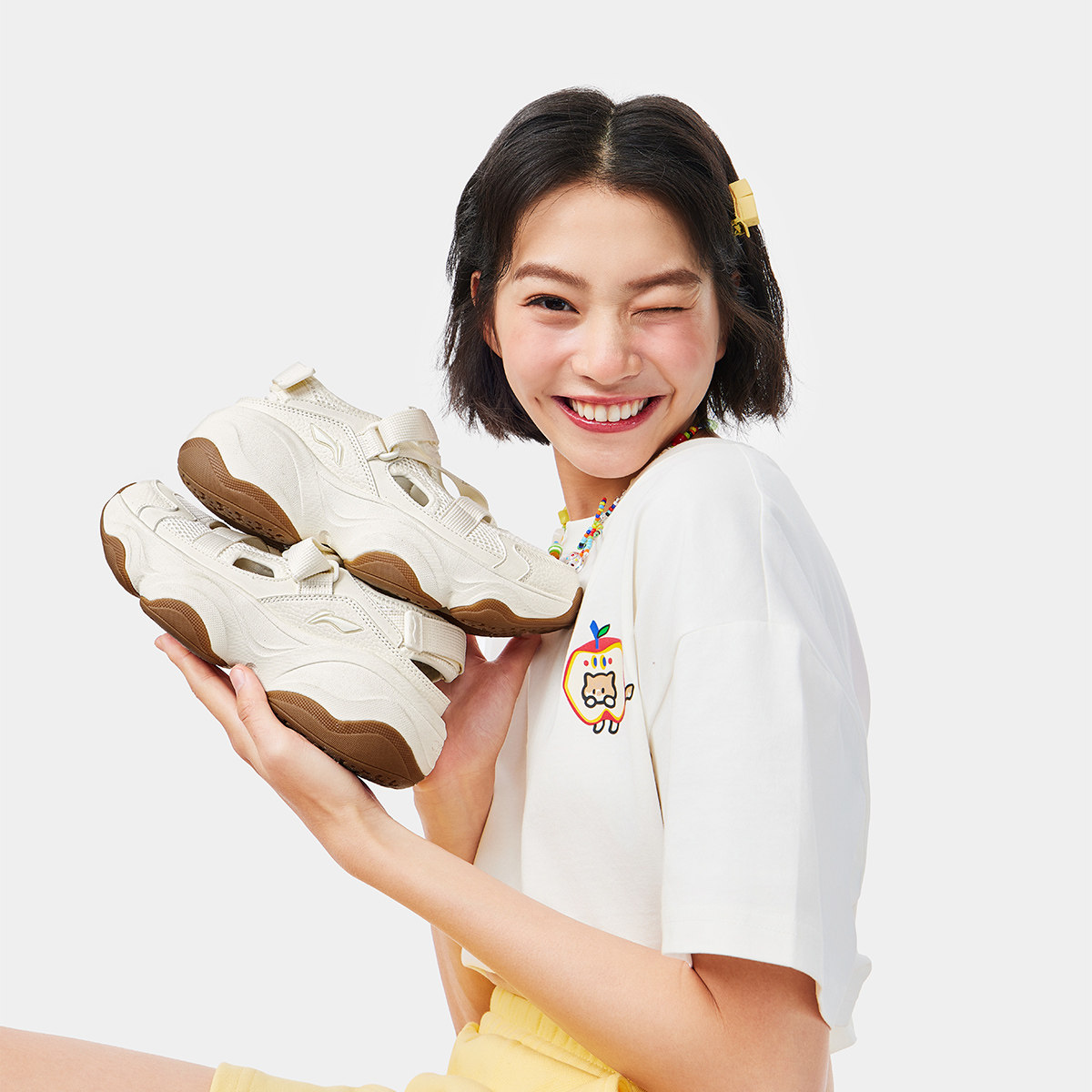 李宁夏季女子蜜糖休闲运动凉鞋