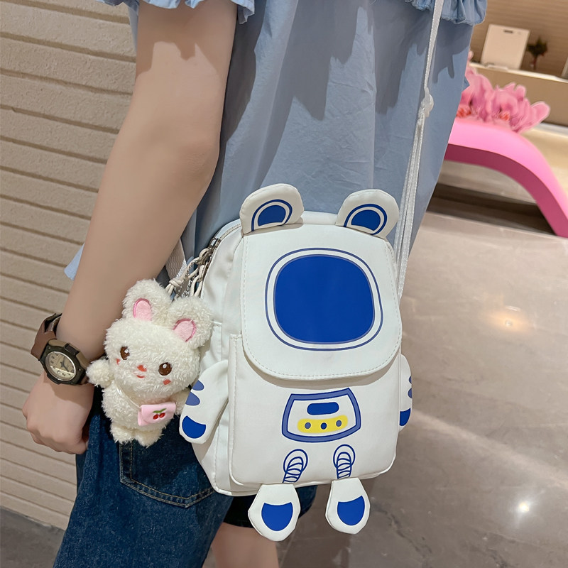 可爱帆布斜挎小包包女2025新款夏季学生ins百搭大儿童少女单肩包