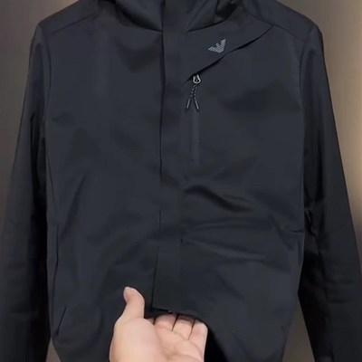 高端欧货软壳冲锋衣外套男士2025新款爆款春秋季夹克男款冬装棉服