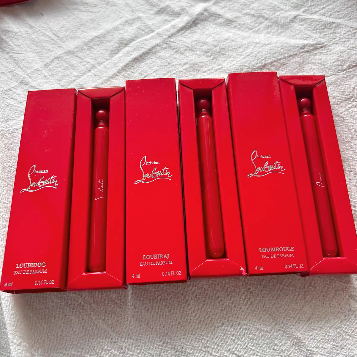 Christian Louboutin CL萝卜丁经典之履Loubirouge香水EDP小样4ml