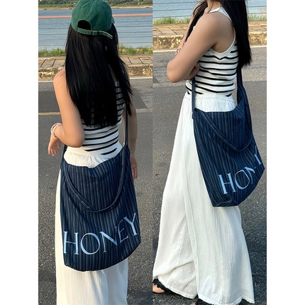 小众条纹单肩斜挎字母大包包日系大容量牛仔帆布托特包学生上课包