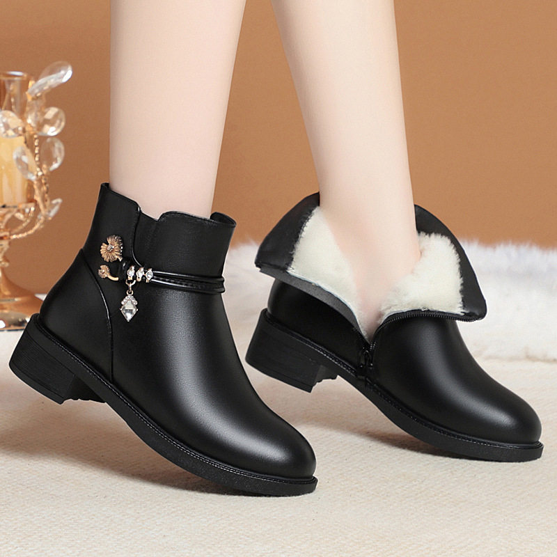 2025真皮真皮短靴女加绒冬季加厚新款中老年平底妈妈棉鞋软底皮鞋,运动鞋new,运动休闲鞋,淘宝优惠券,粉丝福利购,淘宝优惠卷