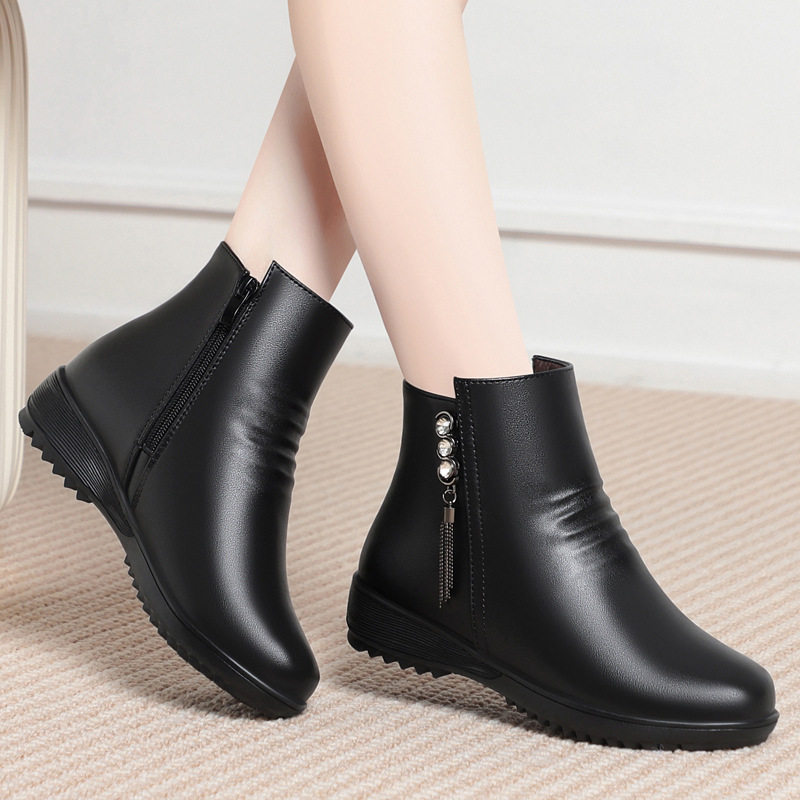 2025年真皮妈妈鞋保暖短靴女冬季加绒中老年平跟平底女棉皮鞋,运动鞋new,运动休闲鞋,淘宝优惠券,粉丝福利购,淘宝优惠卷