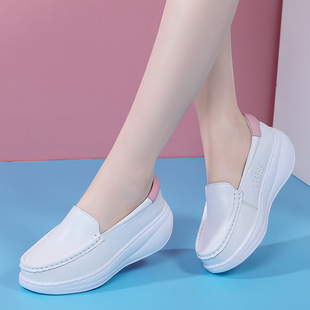 女款小白鞋牛皮坡跟软底真皮护士鞋夏季厚底医院上班鞋摇摇鞋