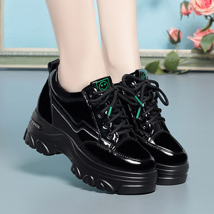 坡跟松糕小皮鞋小个子内增高加绒舒适轻便不累脚秋冬新款软皮女鞋