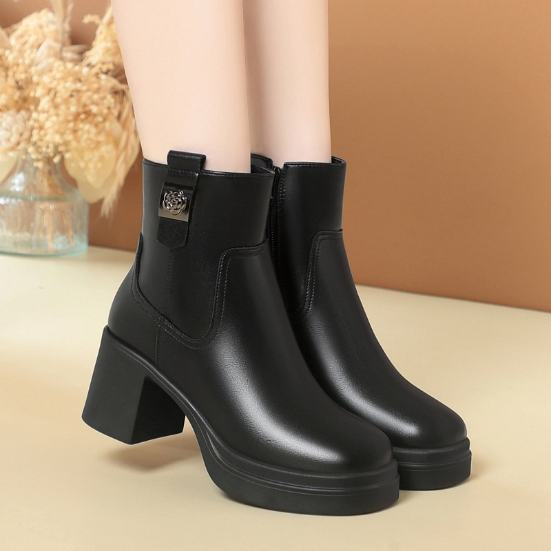 冬季加绒皮鞋百搭马丁靴耐磨粗跟短靴小个子气质舒适加绒软皮棉鞋