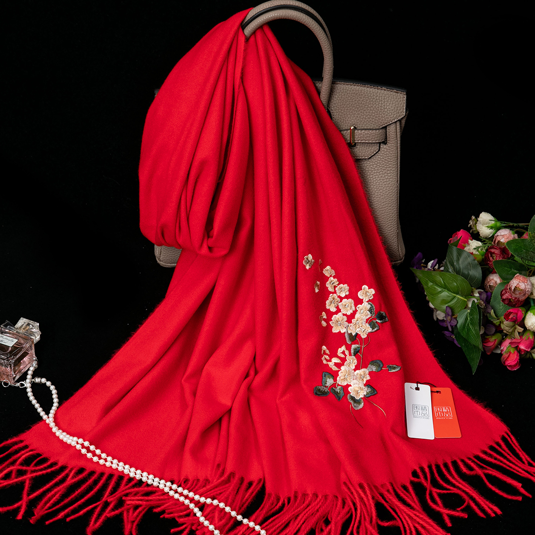 大红色围巾定制绣花围巾女秋冬季本命年刺绣围脖送妈妈仿羊绒披肩
