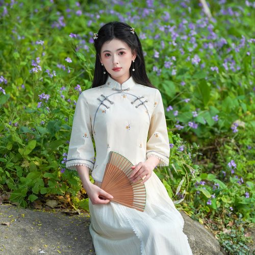 新中式日常优雅盘扣立领大袖小花绣花舒适旗袍上衣长半裙两件套装