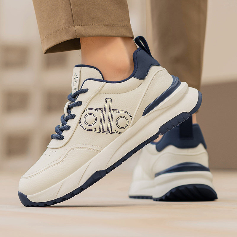 男鞋冬季潮流百搭休闲青少年跑步防水防滑运动内增高小白老爹潮鞋