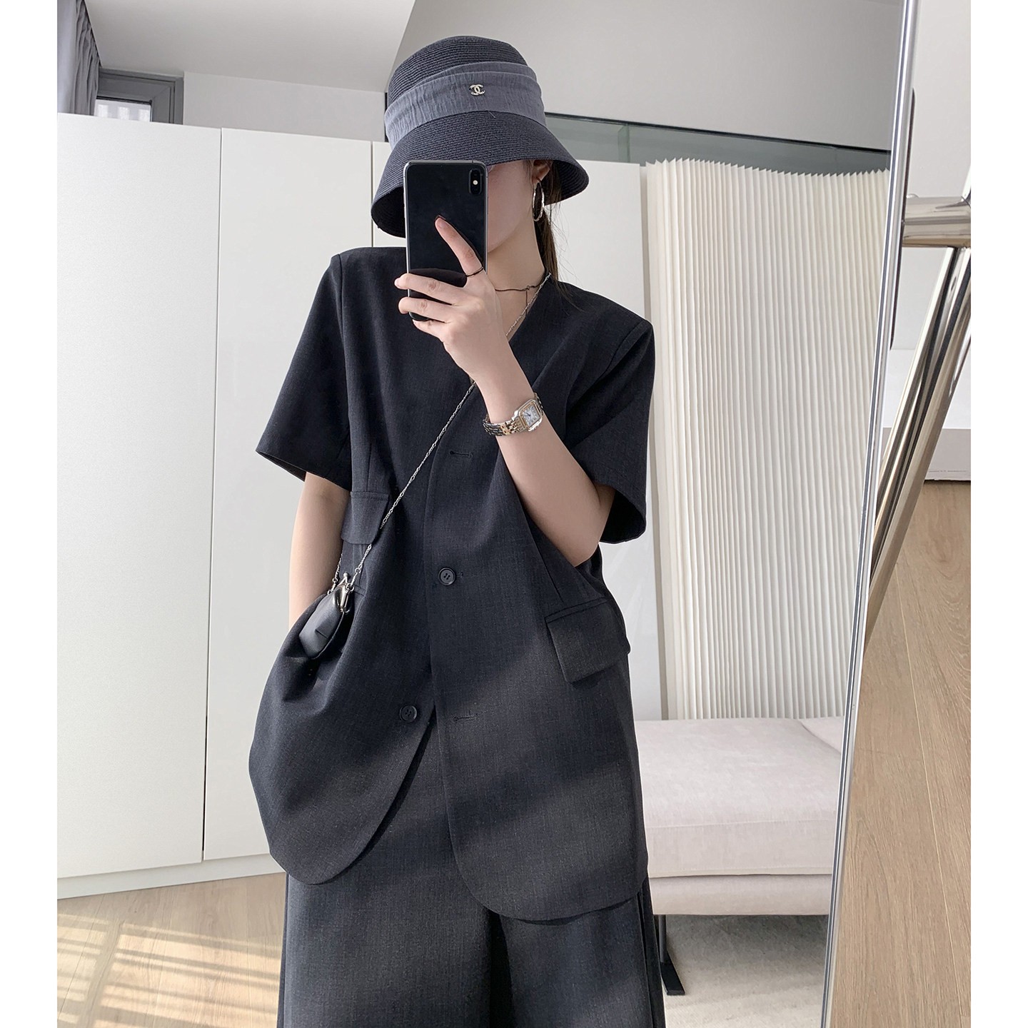 懂点黑色极简风短袖西装女夏季薄款不易皱垂感中裤时尚两件套