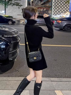 高领毛衣女款2025新款冬季修身气质加厚黑色打底中长款针织衫裙子