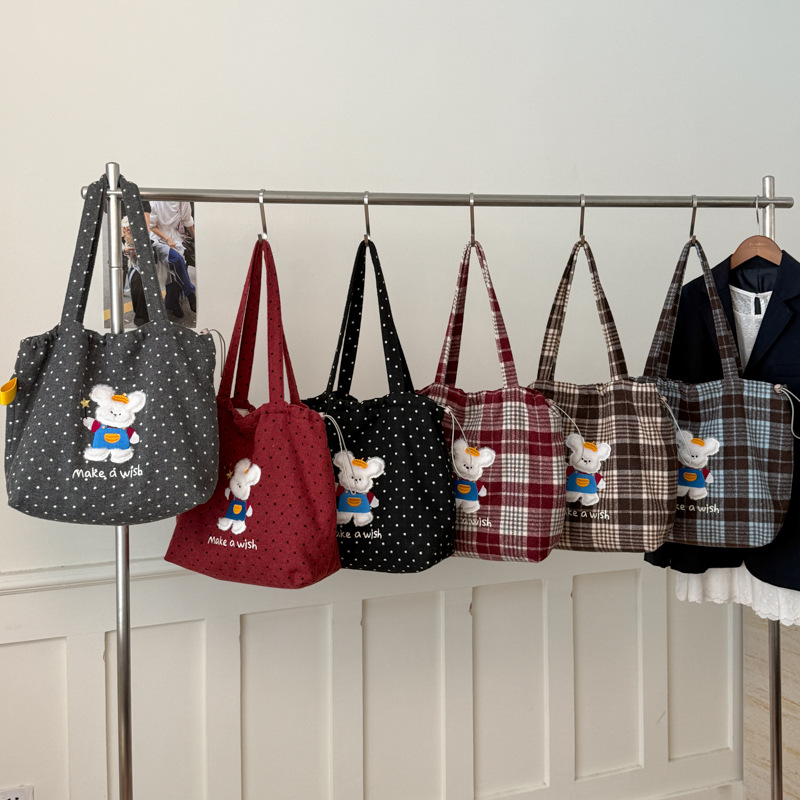 ins新款时尚刺绣女包卡通图案斜挎包大容量女士手提包上班通勤包