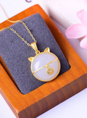 白玉招财猫吊坠女款合金镀金锁骨链挂件时尚精致玉坠民族风项坠礼