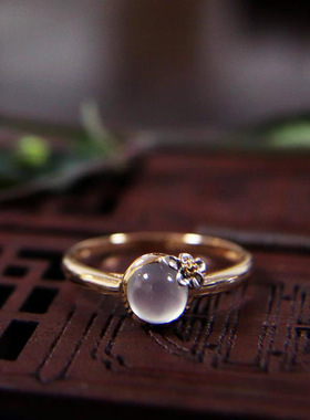 银镶钻梅花女士款戒指冰润水头饱