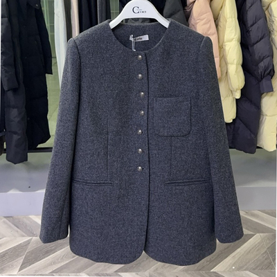可路莎244752款毛呢外套 冬季新品绵羊毛呢料圆领西服 修身短上衣